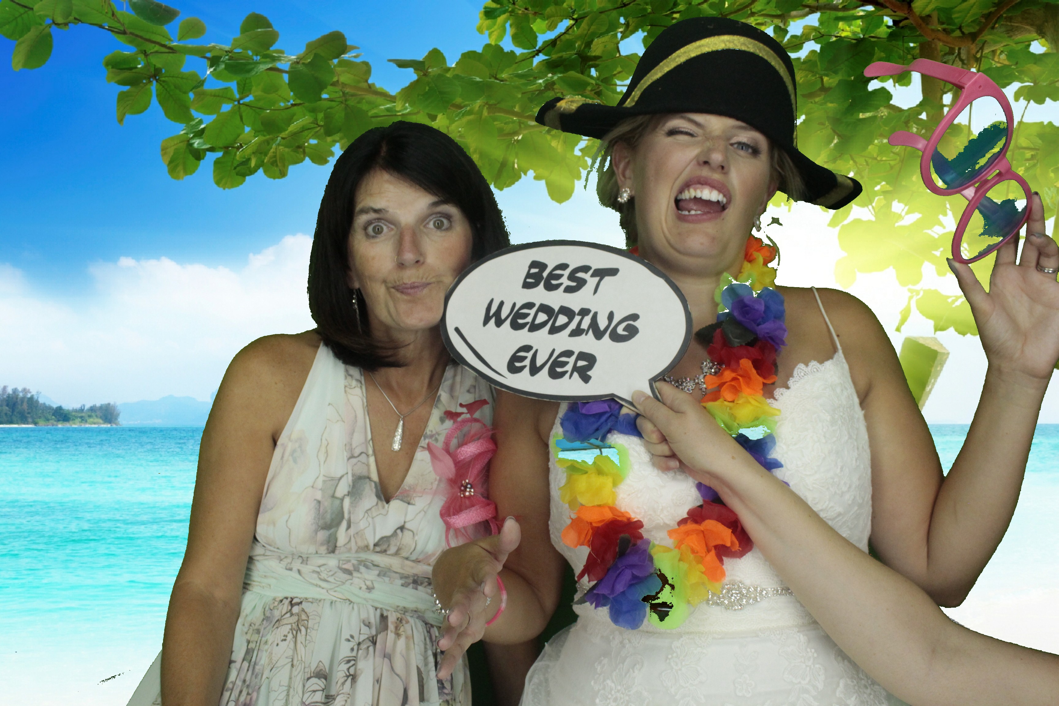 Mr & Mrs McIlvaney | View more photos from the event at gallery.myphotoboothexperience.co.uk/u/MyPhotoBoothExperienceLtd/Mr-Mrs-McIlvaney